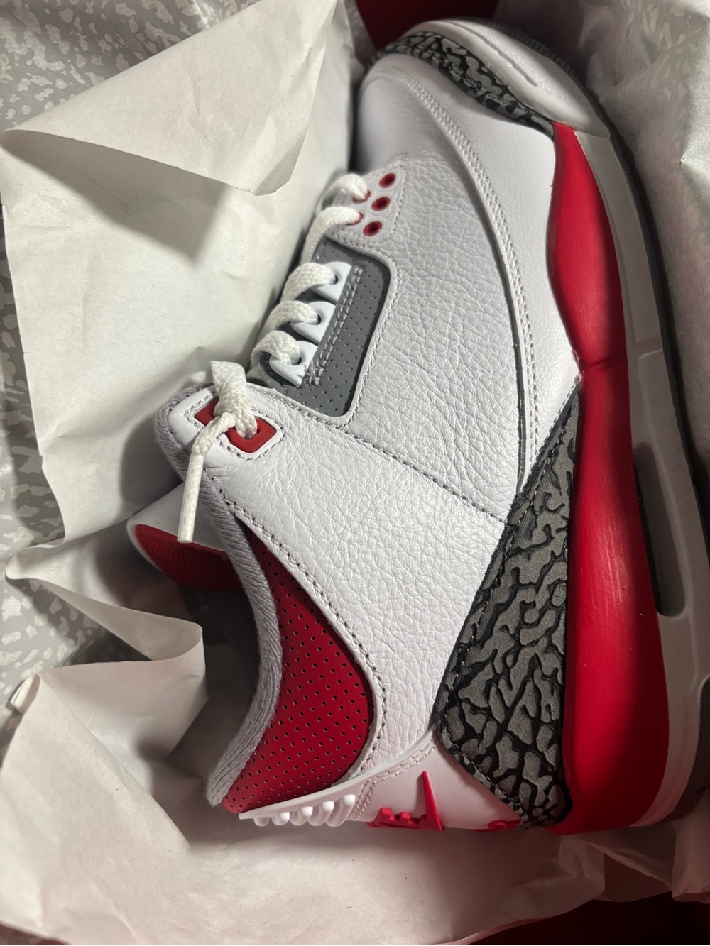 Jordan 3 Retros - Fire red (Worn Once)